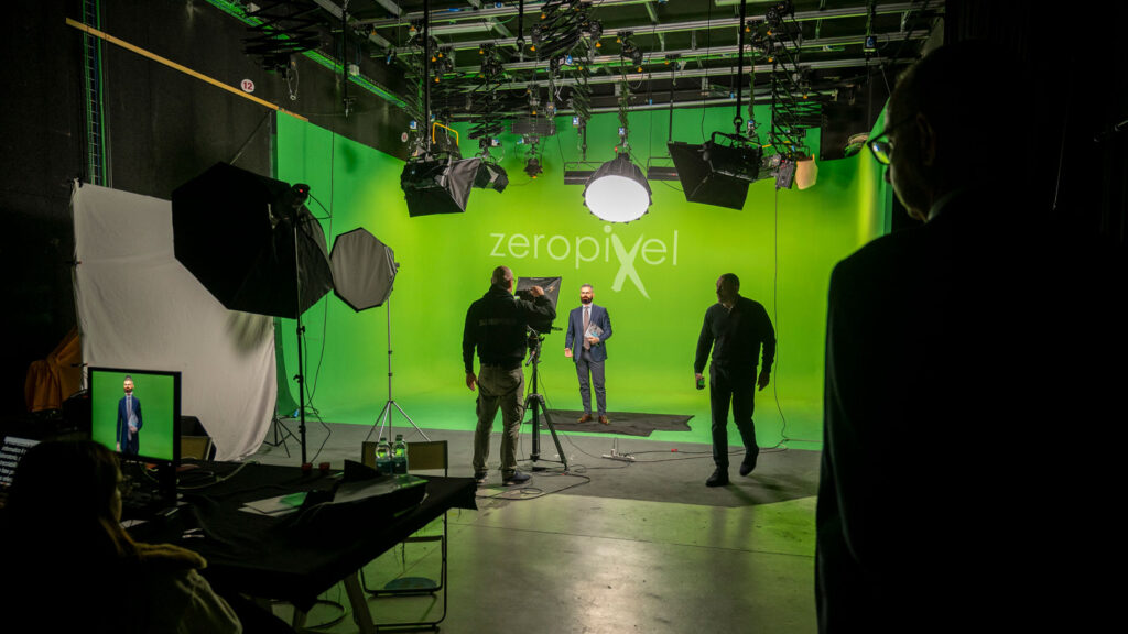 set di registrazione video in studio su green screen
